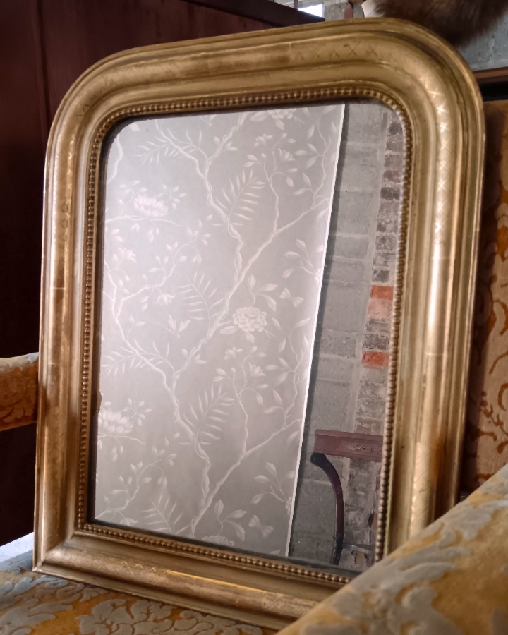 19th century French gilded mirror of small dimensions (8).jpg